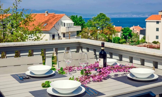 Vantacici Apartment | Holiday apartment with 2 terraces