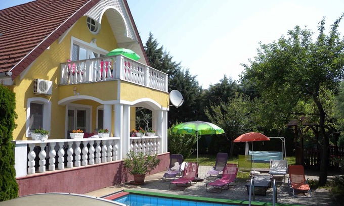 Badacsony Apartment | Holiday apartment with pool, air conditioning and 2 bathrooms