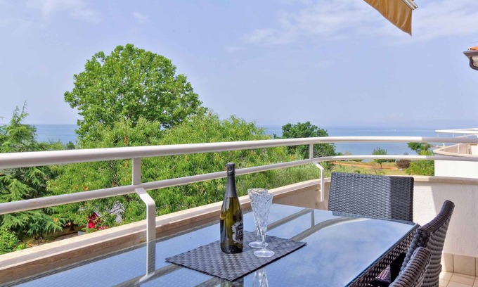 Zambratija Apartment | Holiday apartment with air conditioning and balcony