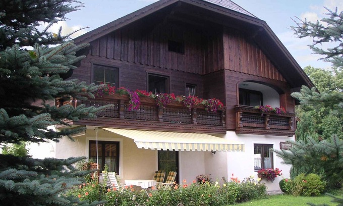 Strobl Apartment | Holiday apartment with balcony in an idyllic location
