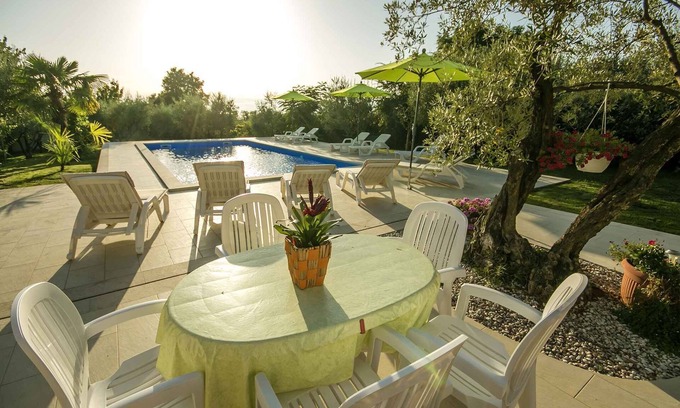 Mali Maj Apartment | Holiday apartment with outpool