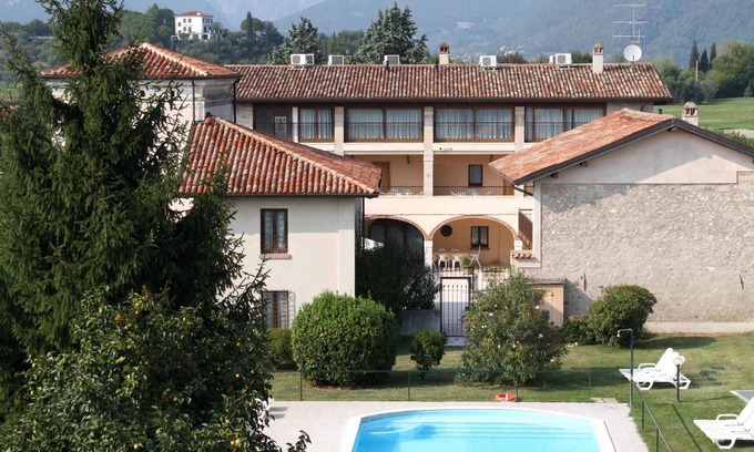 Cunettone-villa Apartment | Holiday apartment with outdoor swimming pool