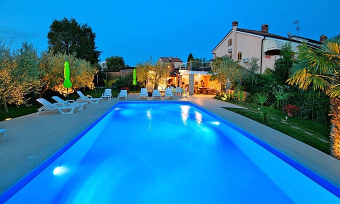 Mali Maj Apartment | Holiday apartment with sea view and pool