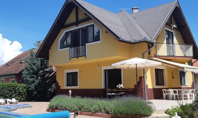 Zamardi Apartment | Holiday apartment Zamárdi for 1 - 13 persons with 4 bedrooms - Holiday apartment