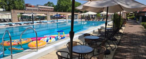 Csillaghegy Hotel | Holiday Beach Budapest Wellness Hotel with Sauna Park