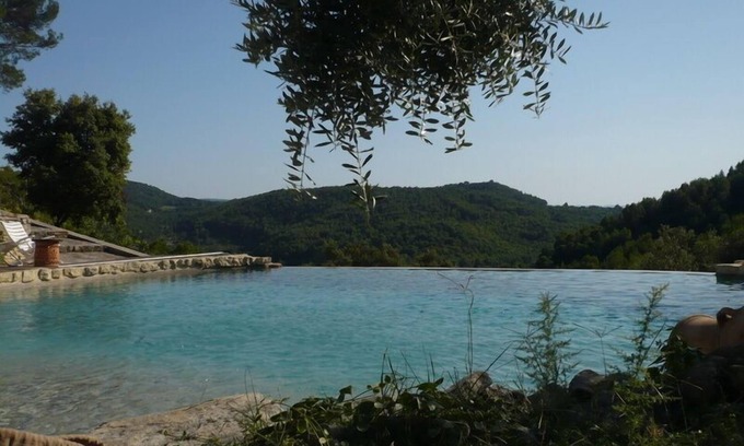 Fontaine-de-Vaucluse Cottage | Holiday cottage in a converted stone barn with pool