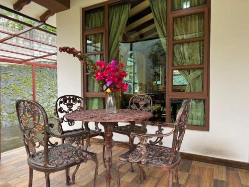 Banos de Agua Santa House | Holiday Cottage 2 Bedroom 2 Bath