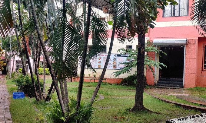 Pune Hotel | Holiday Cottage Inn