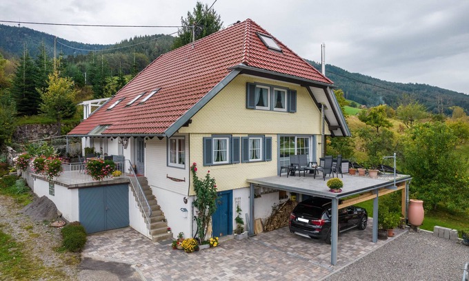 Gutach Apartment | Holiday Apartment "Lehmann with View on Castle" with Mountain View, Private Terrace & Wi-Fi