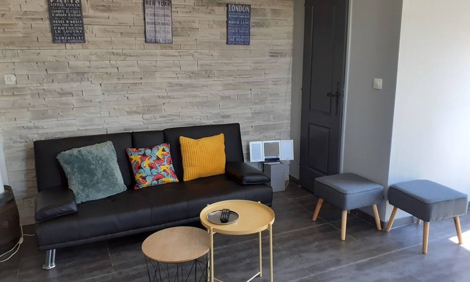 Ensues-la-Redonne House | holiday ENSUES LA REDONNE T2 (50m2) -close Provence creek