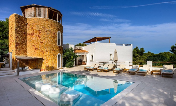 San Antonio Bay House | Holiday Home 'Can Taika' with Sea View, Wi-Fi and Air Conditioning