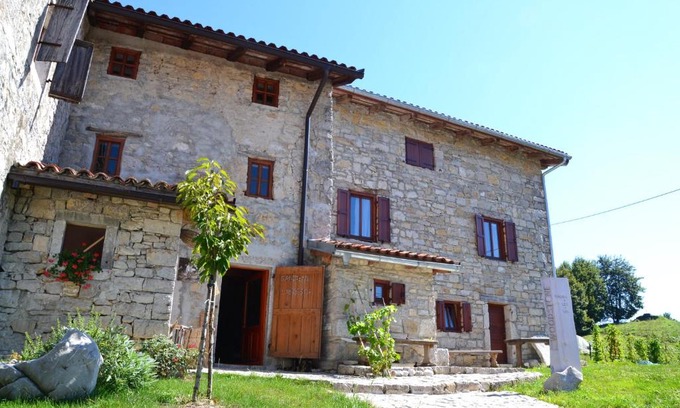 Robidisce House | Holiday Farmhouse Skvor