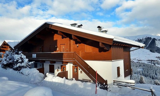 Hochkrimml Apartment | Holiday Gschlößl at snow 1 700 m altitude, 100 meters to the ski lift
