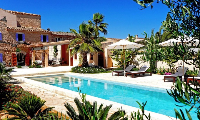 Es Llombards House | Holiday Home "3 Leones" with Mountain View, Pool, Garden & Wi-Fi