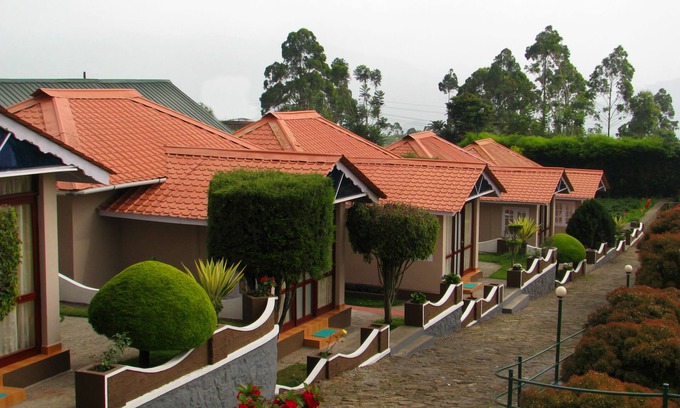 Chinnakanal Hotel | Holiday Heaven Munnar