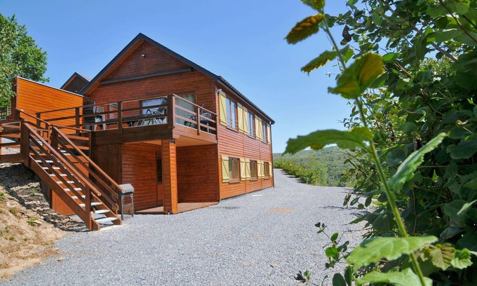 La Roche-en-Ardenne Ski Chalet | Holiday Home in Ardennes near Castle & Nature