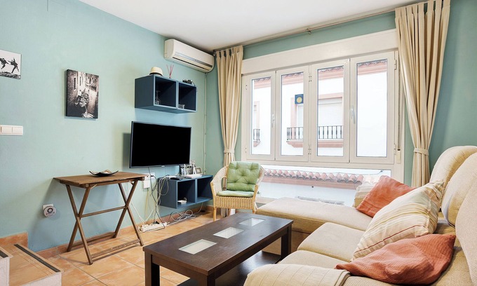 Conil de la Frontera City Center House | Holiday Home "Nazareno" with Private Terrace & Wi-Fi