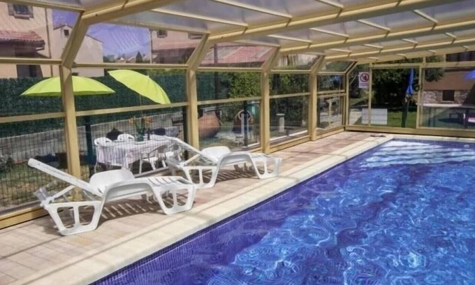 Palazuelos de Eresma House | Holiday Home 'Balcon De Pilatos' with Mountain View, Private Pool and Wi-Fi