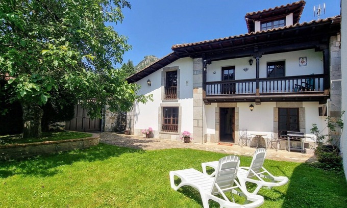 La Pereda House | Holiday home Dario