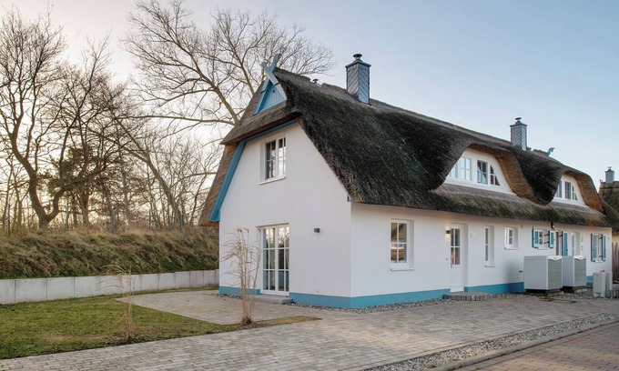 Stove House | Holiday Home 'Mühlenperle' with Private Terrace, Private Garden and Wi-Fi