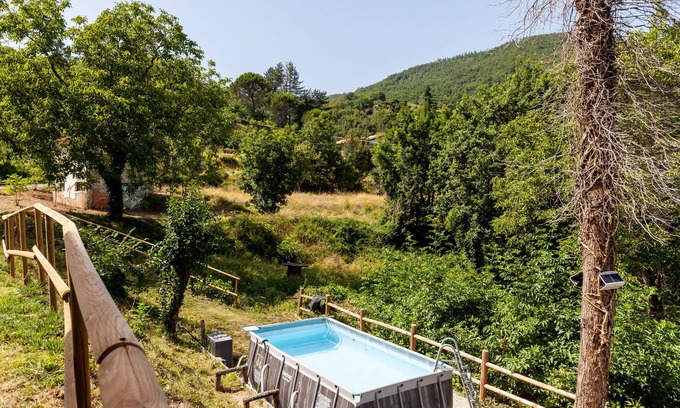 Casola in Lunigiana House | Holiday Home 'The Dormouse - Il Ghiro' with Private Pool and Wi-Fi