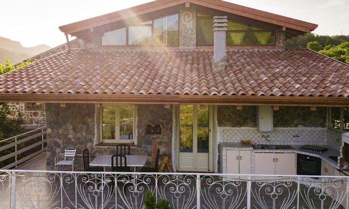 Motta Camastra House | Holiday home, Francavilla di Sicilia