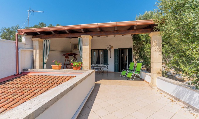 Marina di Marittima House | Holiday Home Casa Vacanza Nilde close to the Beach with Sea View & Garden