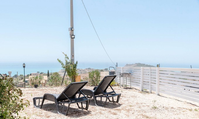Realmonte Apartment | Holiday Home 'Abbacari 1' with Sea View, Wi-Fi and Air Conditioning