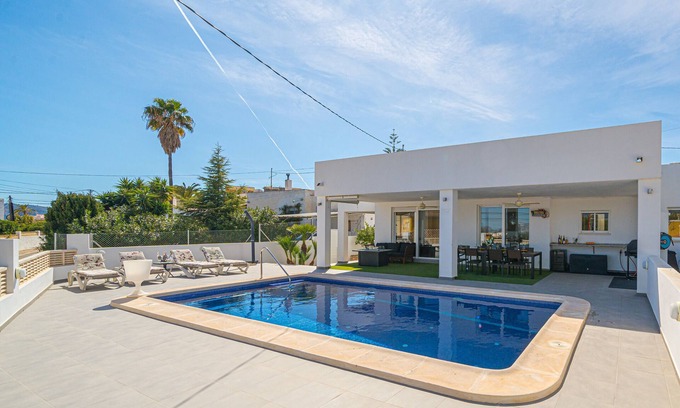 L'Alfas del Pi House | Holiday Home 'Aigua Marina Spaniahome' with Private Pool, Wi-Fi and Air Conditioning