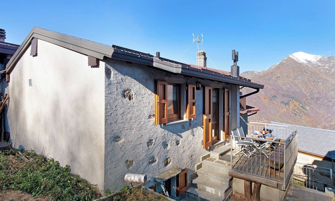 Paglio House | Holiday Home "Baita Margherita" with Mountain View & Private Terrace
