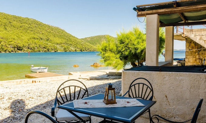 Broce House | Holiday Home Barbara - Two-Bedroom Holiday Home