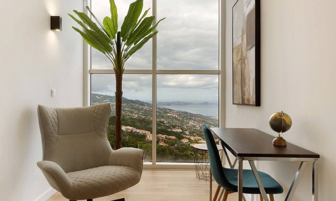Gaula House | Holiday Home 'Belavista' with Sea View, Wi-Fi and Air Conditioning