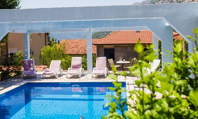 Risan House | Holiday Home Bogumila in Risan