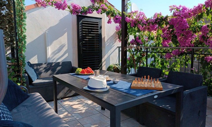 Hodilje House | Holiday Home By The Sea (Nina & Kate) - Two Bedroom Holiday Home with Terrace