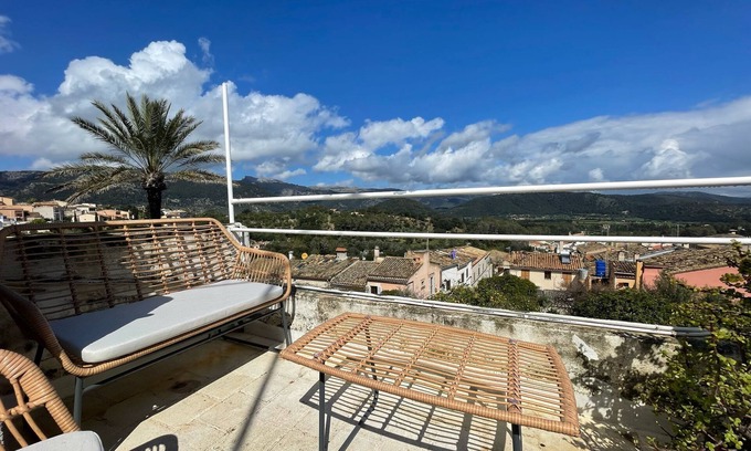 Campanet House | Holiday Home 'Campanet - Sant Miquel 30' with Mountain View, Private Terrace and Wi-Fi