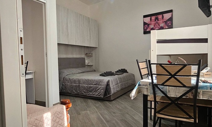 Assemini House | Holiday Home "Casa Andrea" with Private Terrace & Wi-Fi