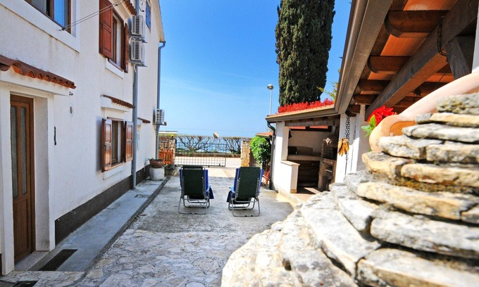 Mali Maj House | Holiday Home Casa Astrid by the sea in Porec, Istria