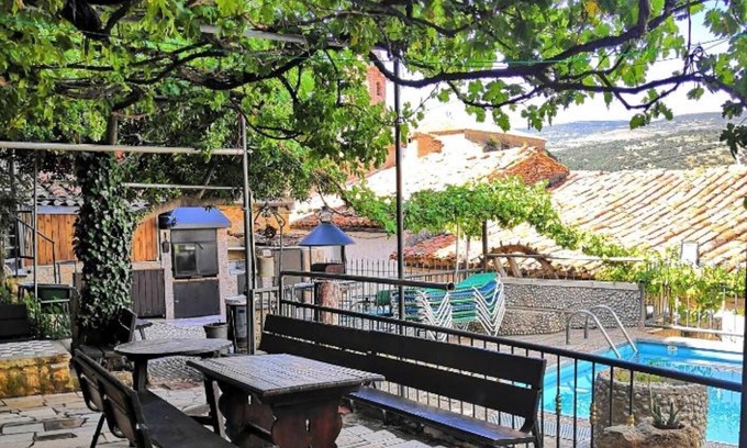 Tronchon House | Holiday Home 'Casa Conesa I' with Mountain View, Private Pool and Wi-Fi