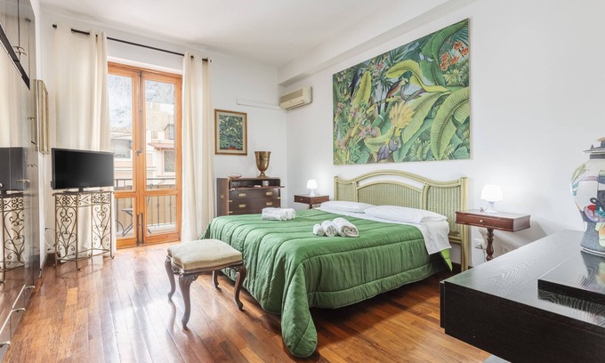 Cinisi House | Holiday Home 'Casa Del Corso' with Sea View, Wi-Fi and Air Conditioning