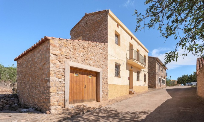 Culla House | Holiday Home 'Casa Del Practicant' with Mountain Views, Private Terrace and Private Garden