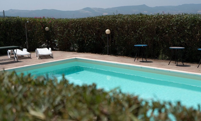 Badesi House | Holiday Home "Casa di Maya" with Shared Pool & Wi-Fi