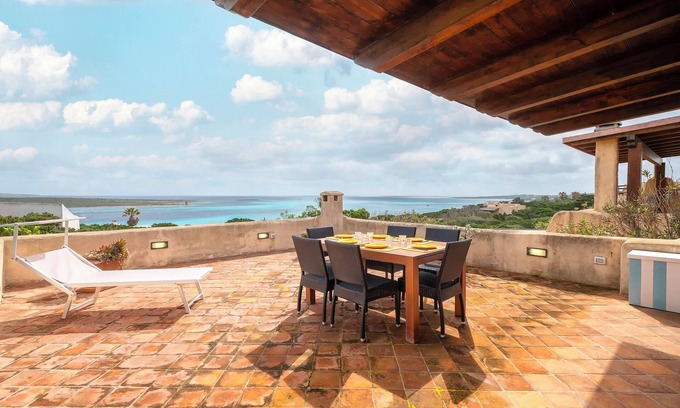 La Pelosa House | Holiday Home 'Casa Marina' with Sea View, Private Terrace and Air Conditioning
