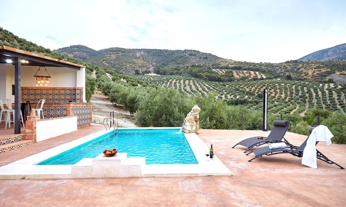 Jaen House | Holiday Home 'Casa Rural La Encina' with Mountain View, Private Pool and Air Conditioning
