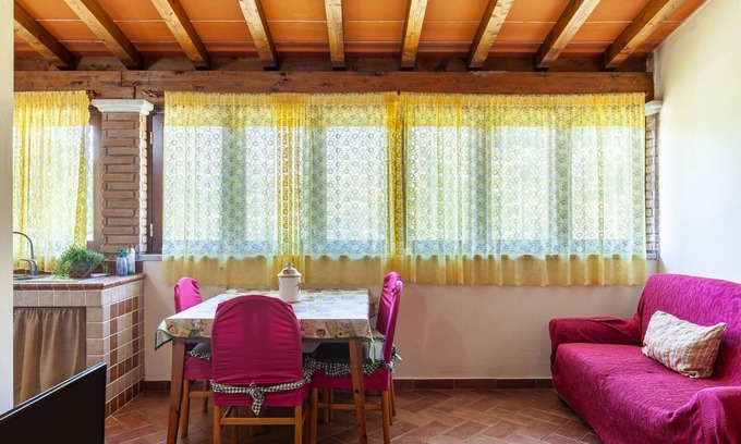 Marina di Massa House | Holiday Home 'Casina Del Glicine'
