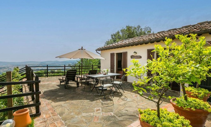 La Cava House | Holiday Home Ciliegiolo by Interhome