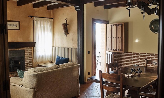 Hontanar House | Holiday Home 'Complejo El Cantueso' with Mountain View, Wi-Fi and Air Conditioning