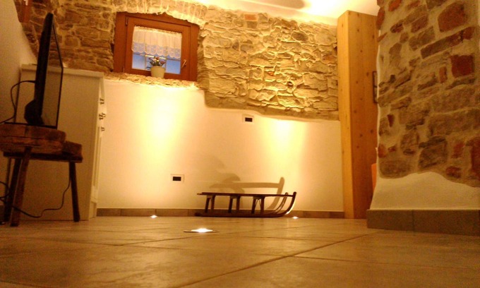 Feltre House | Holiday Home 'Country House' with Mountain View, Private Garden and Wi-Fi