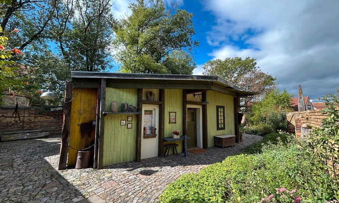 Sandersdorf-Brehna House | Holiday Home 'Das Künstlerhaus' with Private Terrace, Private Garden and Wi-Fi
