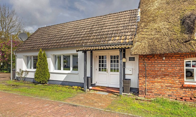 Sandbrink House | Holiday Home 'Dümmerliebe Am See' with Private Terrace, Private Garden and Wi-Fi