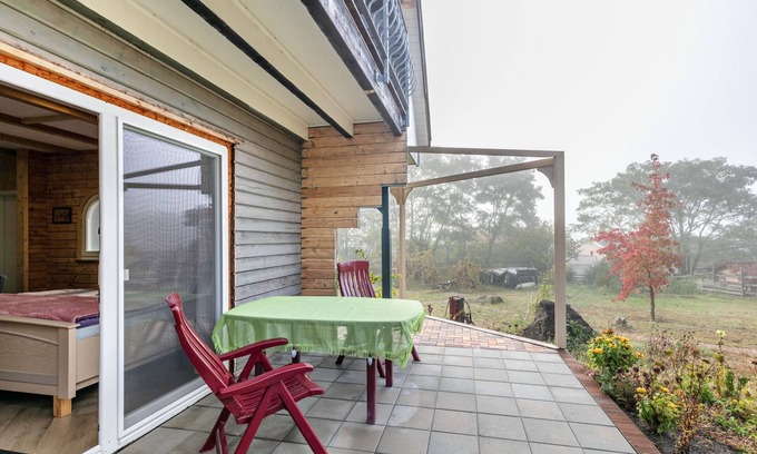 Niederfinow House | Holiday Home 'Erdgeschoss' with private Terrace, Private Garden and Wi-Fi
